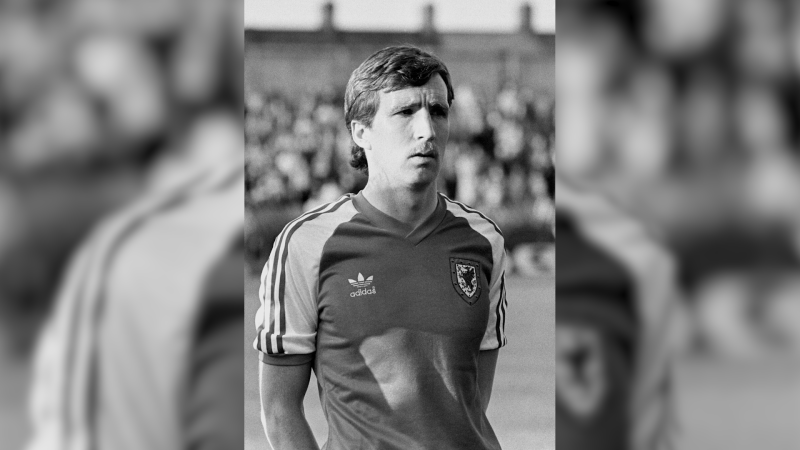 Zemřel bývalý fotbalista Jones. Největší úspěchy zaznamenal s Liverpoolem, hrál i v Chelsea