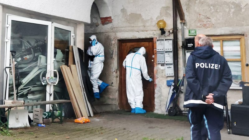 Z masakru lidí nedaleko českých hranic podezírá policie Slováka. Našla oddělené části těl