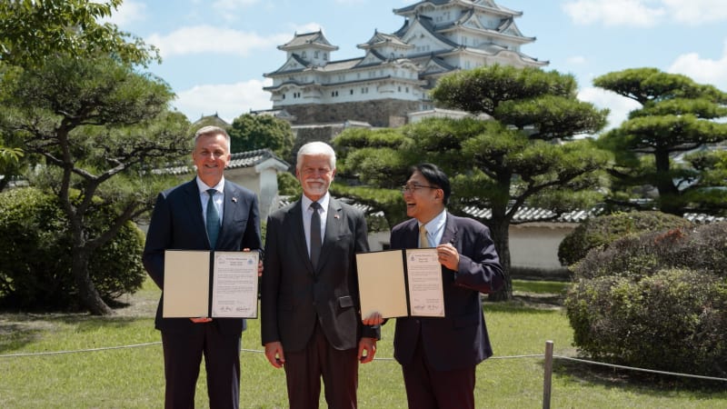 Respekt láskyplnému Česku, vyslechl si Pavel v Japonsku. Okouzlil ho tamní „Bondův“ hrad