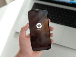 ChatGPT hlásí 2,5 miliardy dotazů denně. Roste rychleji než kdy dřív