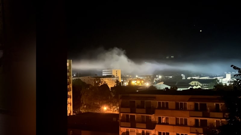 Strakonice zamořil dusivý kouř z továrny. Škrábe v krku a štípe v očích, bouří se lidé