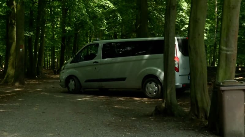 Smrt novorozence na Blanensku: Ležel zabalený v batohu. Proběhla pitva, policie vyslechla matku