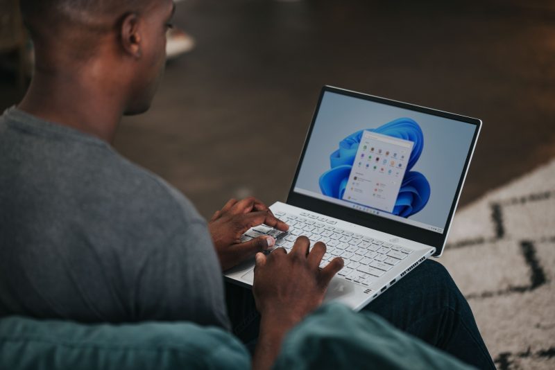 Microsoft chce naplnit svůj obchod aplikacemi. Vývojáři nově nemusí platit žádné poplatky