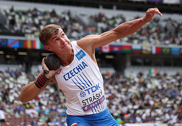 Další den osobáky. Stráského desetiboj zatím nepotěšil: Takový čas na čtyřstovce?