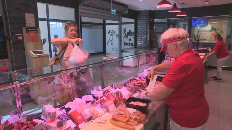 Patnáct druhů paštik i vyhlášený špek. Kam za nejlepšími uzeninami v Praze?