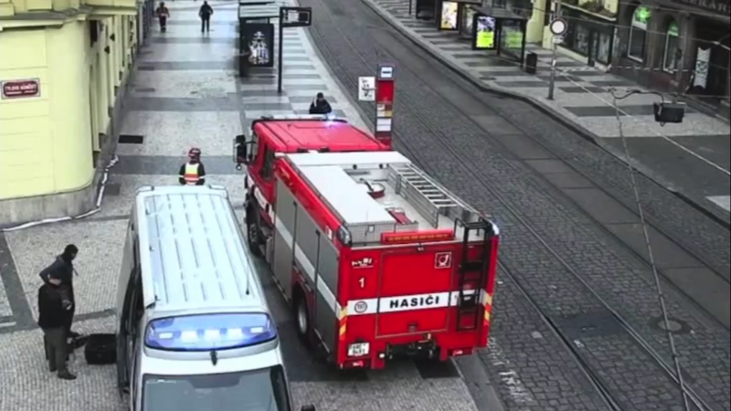 Poplach na I. P. Pavlova: Podezřelý batoh zkoumal pyrotechnik. Bylo v něm oblečení