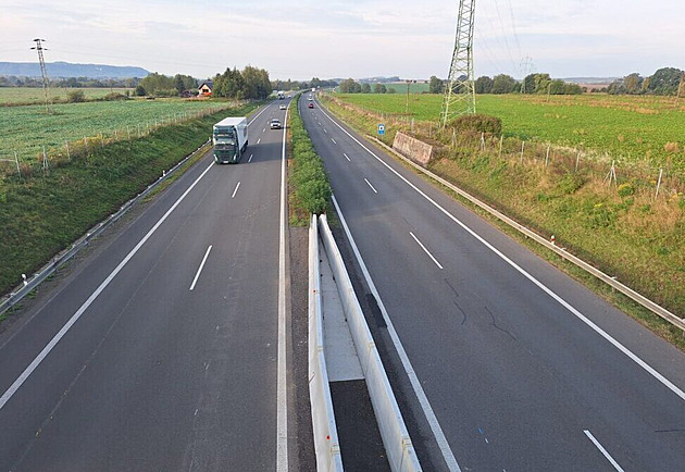 Komplikace na D10. Dálnici u Turnova čeká rozsáhlá oprava, řidiči musí zpomalit