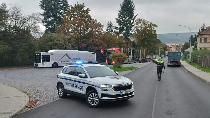 Poplach na Děčínsku: Ve škole byla nahlášena bomba. Policie falešného oznamovatele vypátrala