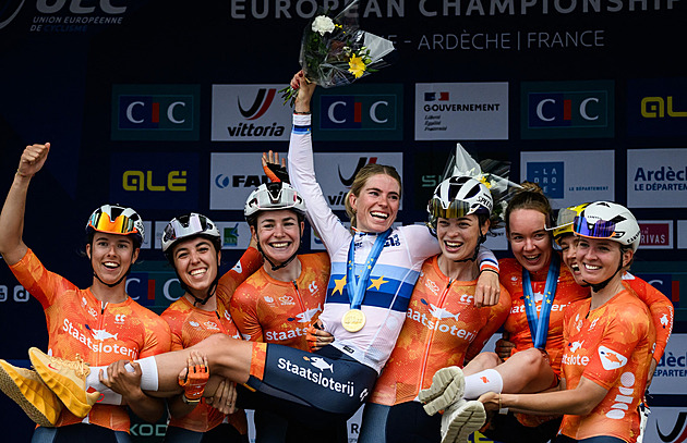 Silniční závod cyklistek na mistrovství Evropy ovládla Nizozemka Volleringová