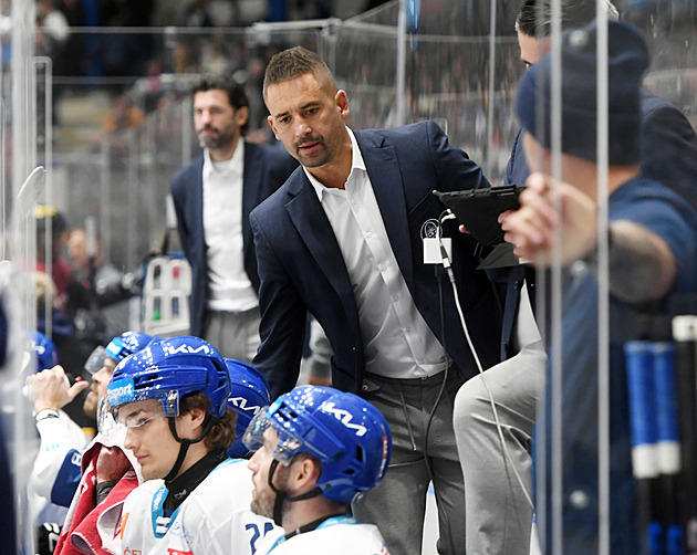 Místo vysílačky střídačka, s Plekancem za zády se vítězí. Hrabík: On je encyklopedie!