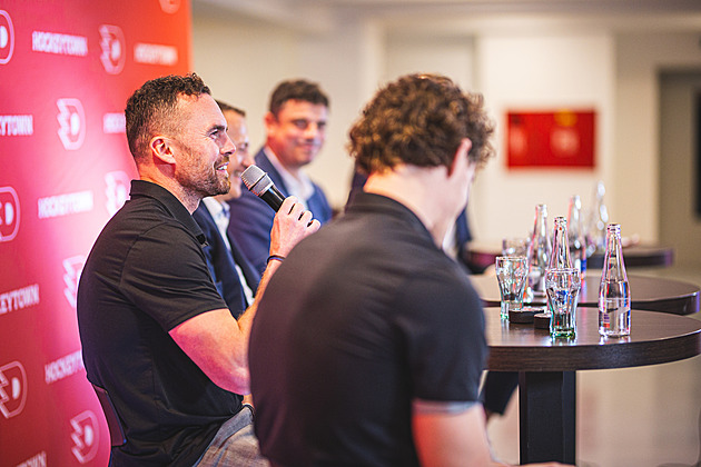 Kouč Pešán sršel vtipem na setkání s fanoušky: Praváček by se mi hodil