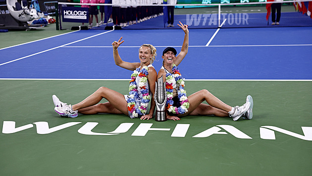 Siniaková s Hunterovou vyhrály debl ve Wu-chanu, v Šanghaji slaví titul kvalifikant