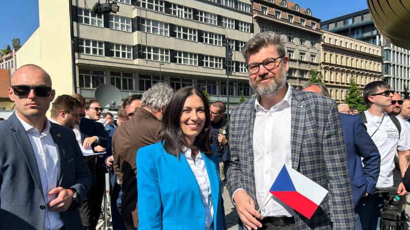 Nejsme mrtví a s ODS se slučovat nebudeme, ujišťuje TOP 09. Chystá se zvolit nové vedení 