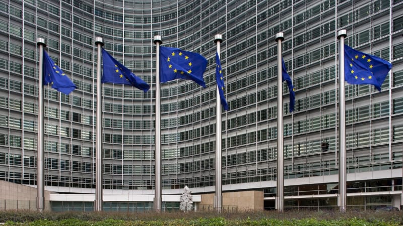 Češi uspěli s připomínkou k emisním povolenkám. Komise návrh upraví, uvedl Hladík