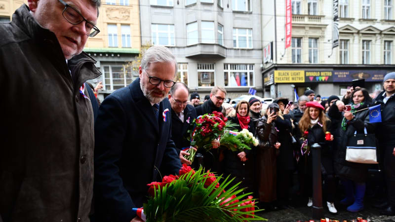 ON-LINE: Fiala se obul do příští vlády. Revoluci nedělali studenti, řekl Turek a zmínil Klause