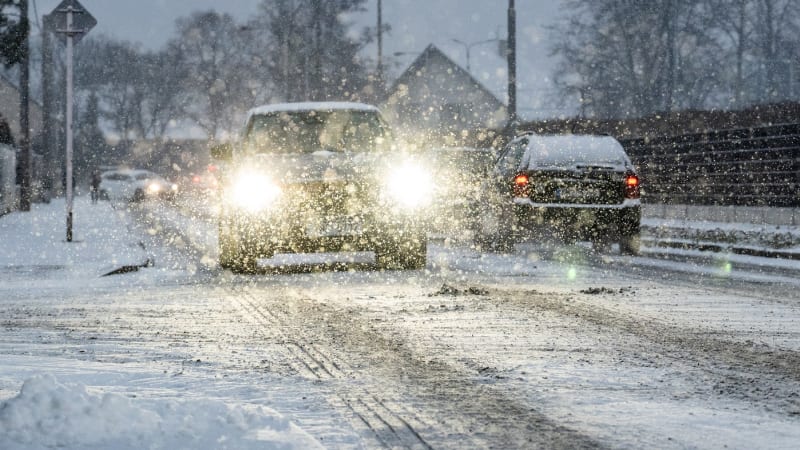VÝSTRAHA: Do Česka dorazí vydatnější sněžení. Kde si dát pozor?