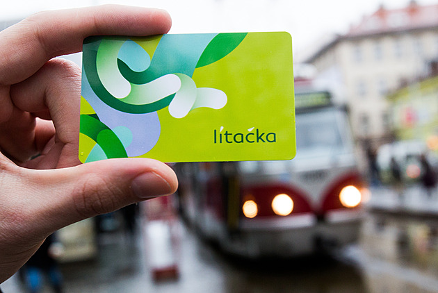 Příští rok skončí platnost nejstarších karet Lítačka. Obnovit je nepůjde