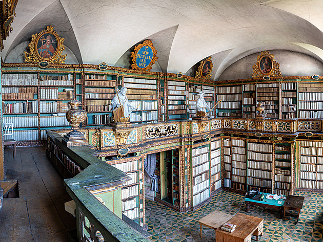 Krása, za kterou nikdo nesmí. Unikátní klášterní knihovna slaví 300 let