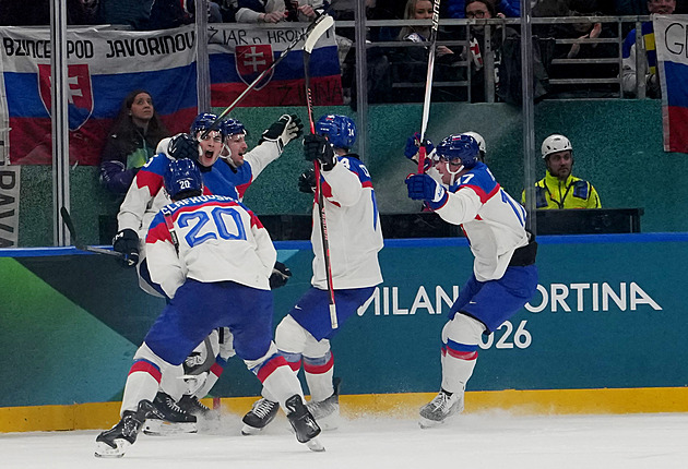 ONLINE: Finové drtí Itálii, Slováci i přes prohru mohou rovnou do čtvrtfinále