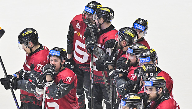 Dramatický závěr extraligy. Boj o střelce, čtyřku i předkolo, jak dopadnou kolosy?