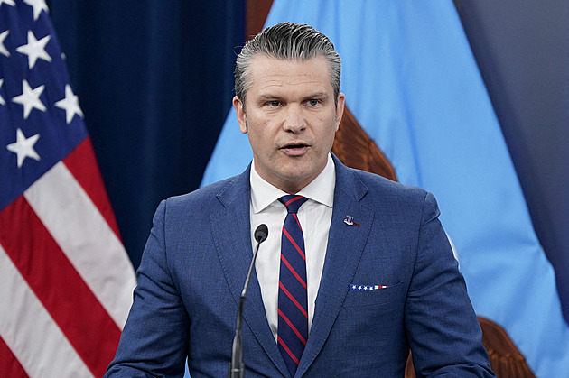 Americké útoky na Írán nepovedou k nekonečné válce, ujišťuje Hegseth