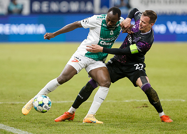 Trávník v Jablonci ovlivnil i penalty. Byl šílený, ale pro oba stejný, shodli se slávisté