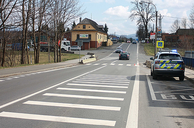 Na přechodu v Třinci srazil dítě a ujel. Policie hledá řidiče tmavého audi