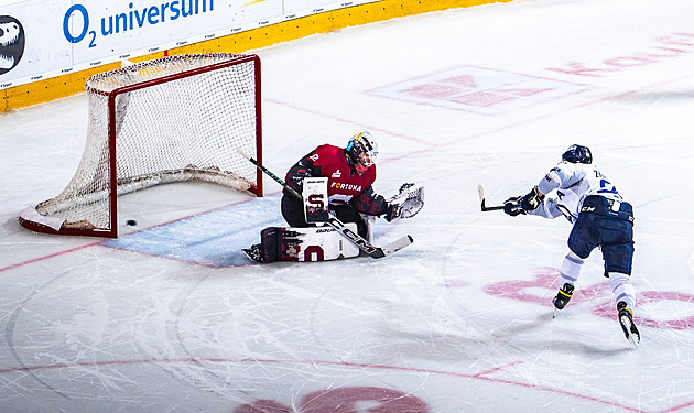 Plzeň v Holešovicích udolala Spartu. Pardubice získaly proti Kometě mečbol