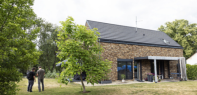 Zahradu u rybníka jako soukromý ráj pro fotografa proměnili Tři v zahradě