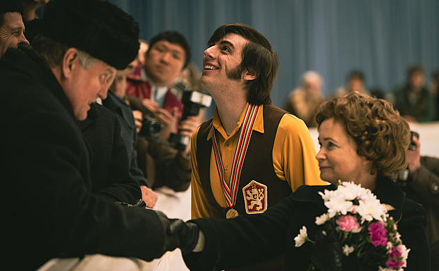 RECENZE: Stejný hrdina ve stejné situaci. Po filmu Nepela přichází film Šampión