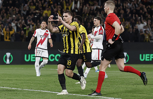 AEK útočí na obrat a ohrožuje český koeficient, Šínův gól Alkmaaru nestačil