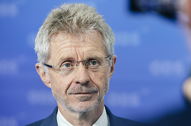 Předseda Senátu Vystrčil se vyjádří k rozhodnutí vlády ohledně speciálního letounu