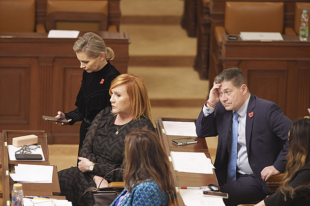 Poslanci projednají návrh, který má bránit poskytování nepřiměřeně drahých úvěrů