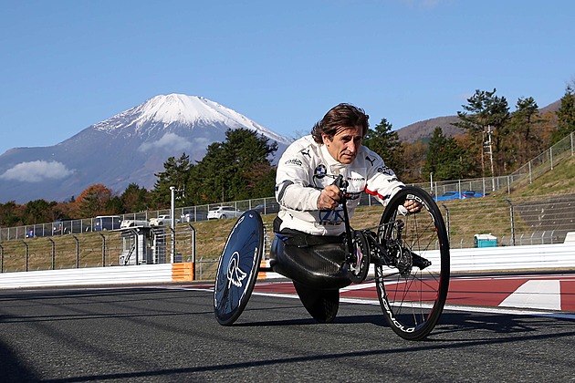 Zemřel bývalý pilot F1 a úspěšný paralympionik Zanardi. Bylo mu 59 let