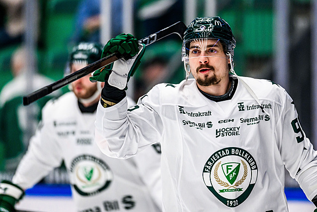 Velká posila pro Pardubice. Extraligový mistr oznámil příchod útočníka Tomáška