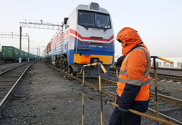 Kazachstán chce propojit EU s Čínou. Rozšiřuje železniční síť a infrastrukturu
