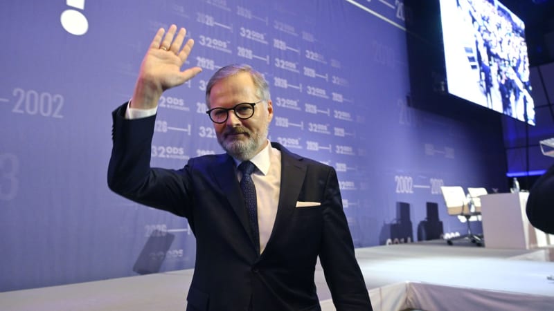 KOMENTÁŘ: Oslíčku otřes se aneb Nesmyslně vedená debata o výdajích na obranu