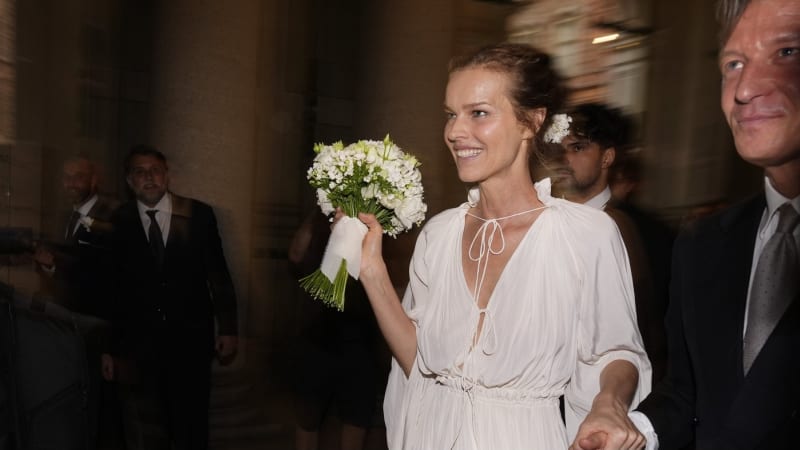 Eva Herzigová ukázala první fotky z utajované svatby. Prstýnky zdobí jasný slib