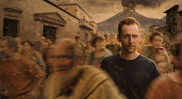 Tři skuteční lidé z Pompejí den před zkázou. Vypráví o nich Hiddleston